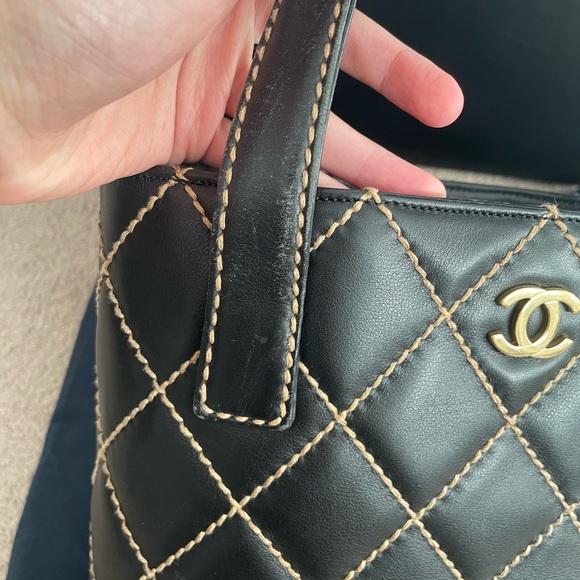 Preloved Chanel leather stitched handbag with full set - Picture 16 of 17